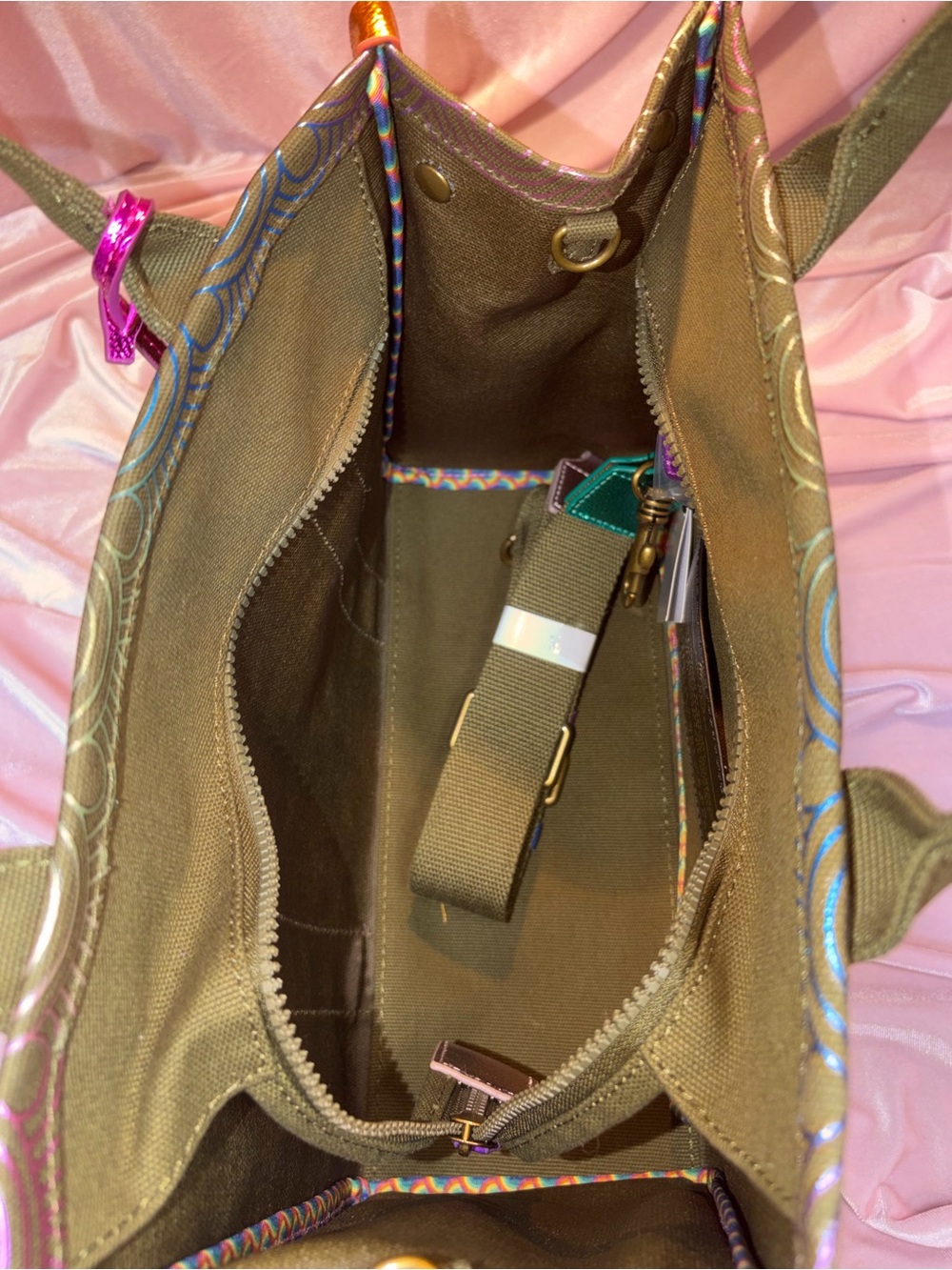 NWT Authentic Kurt Geiger Southbank Tote Olive / Rainbow Metallic + Dust Bag - Picture 6 of 9
